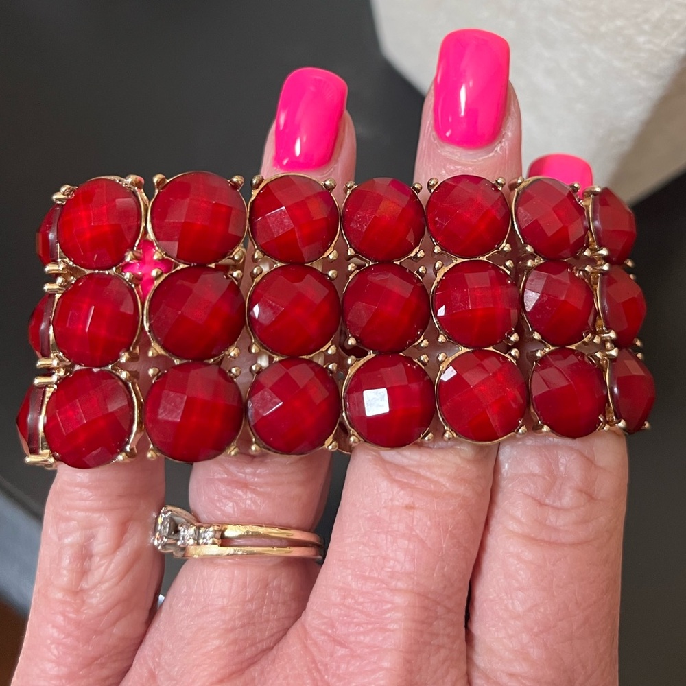 Vintage Rich Sparkly Red Stretch Bracelet Beaded with Gold Underlay